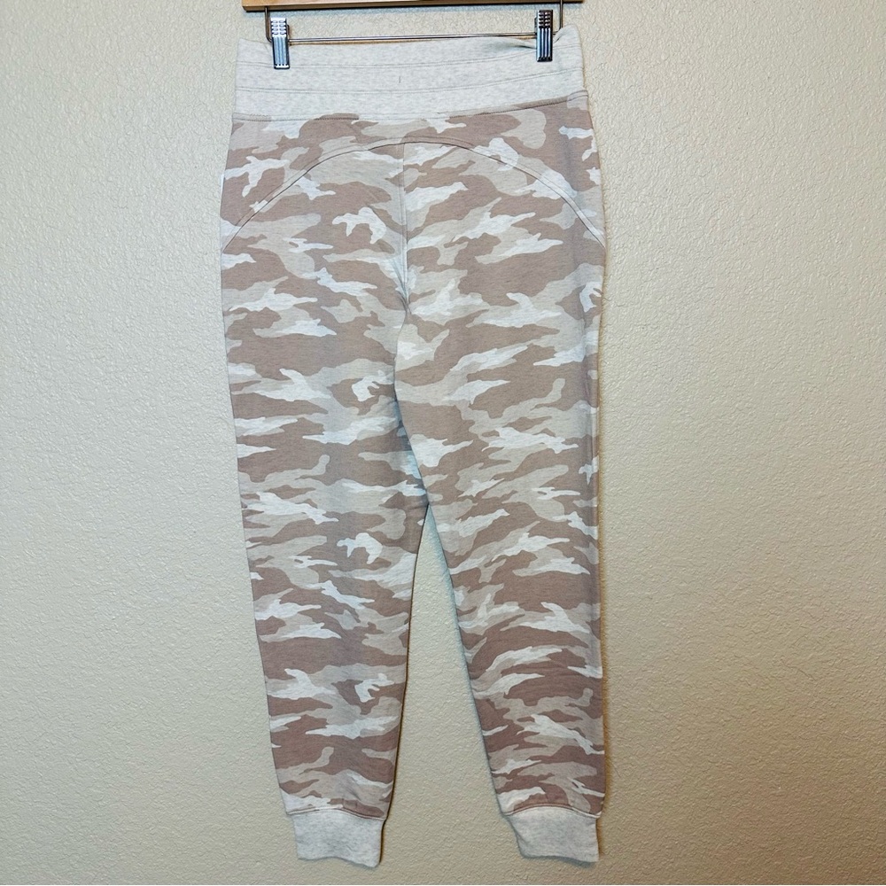 Athleta Balance Printed Joggers Camo Oatmeal Size Small - Picture 8 of 9
